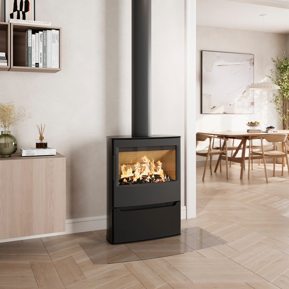 WIKING Maxi 4 wood-burning stove in a room setting