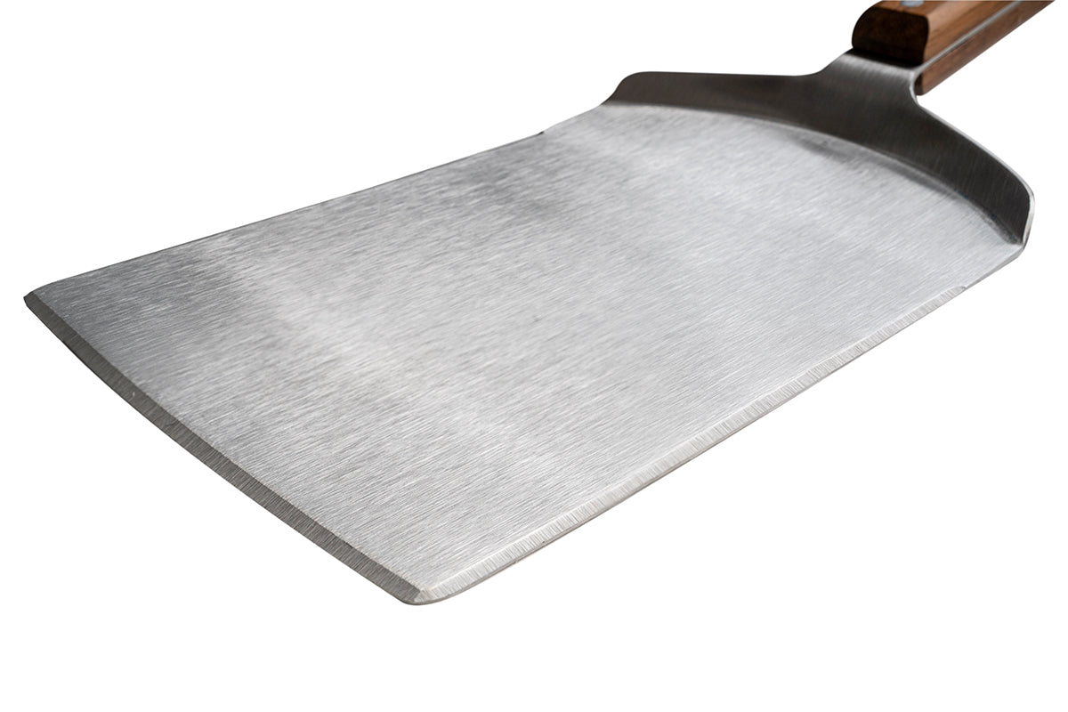 Close-up of the Traeger Large Cut BBQ Spatula wide blade and beveled front edge