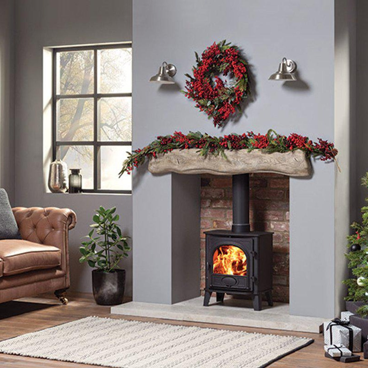 Stovax Stockton 5 Matt Black woodburning stove with Christmas decorations