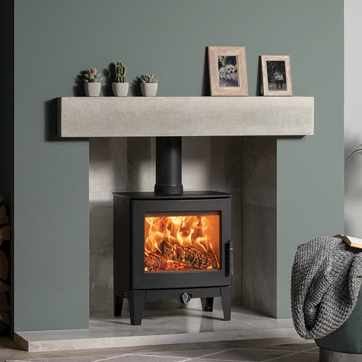 Stovax Futura 5 with a pale mantel in a grey living room