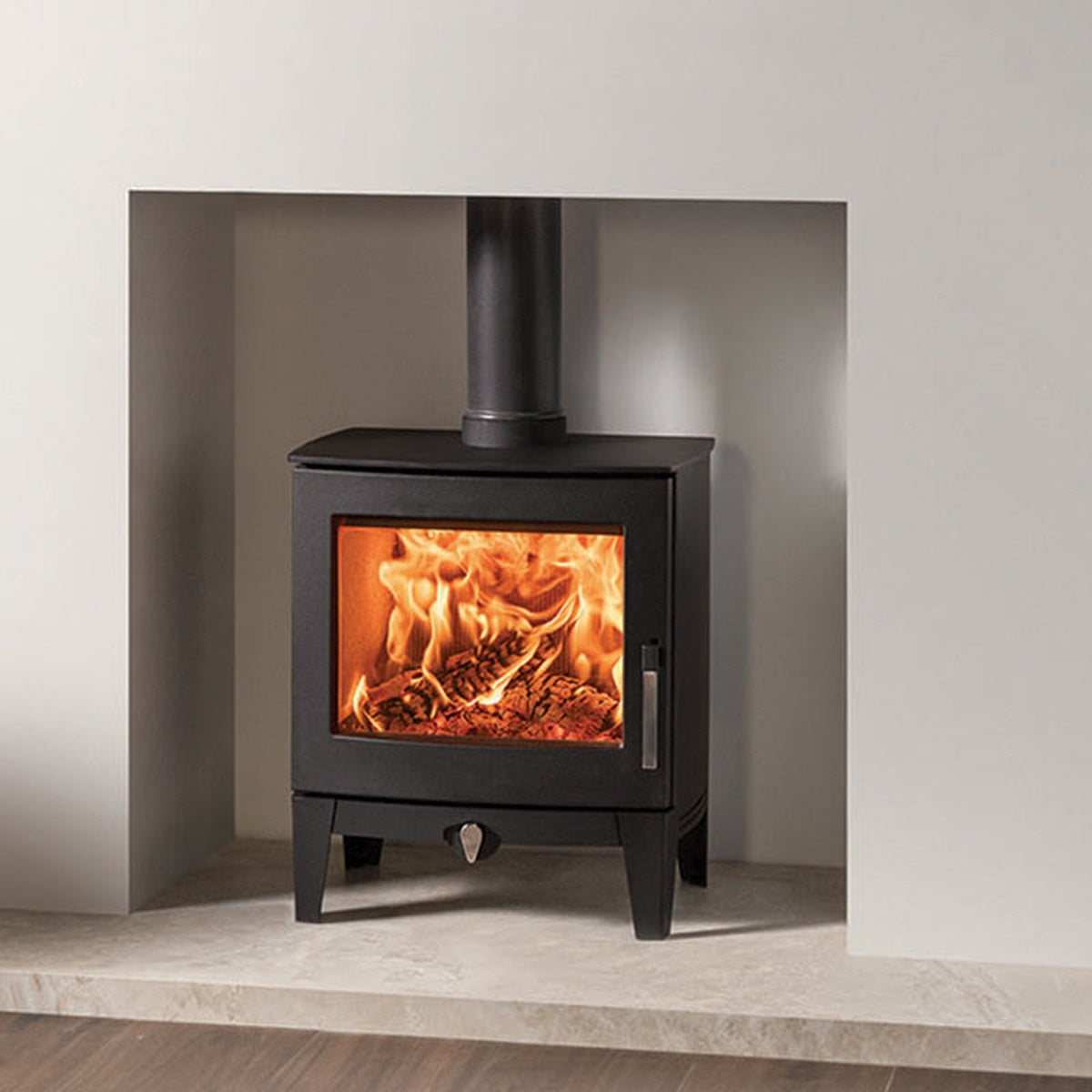 Stovax Futura 5 in a white recessed fireplace