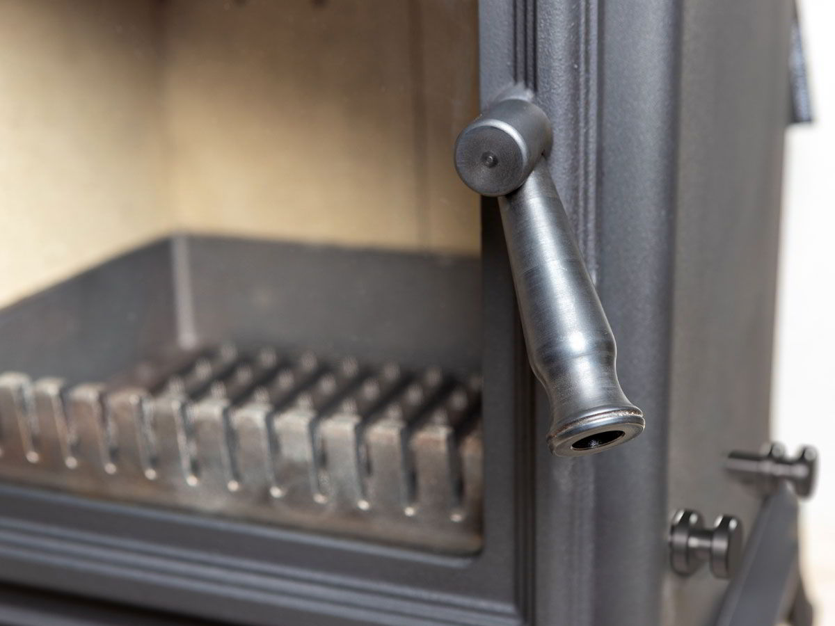 ESSE 500 door handle and catch detail