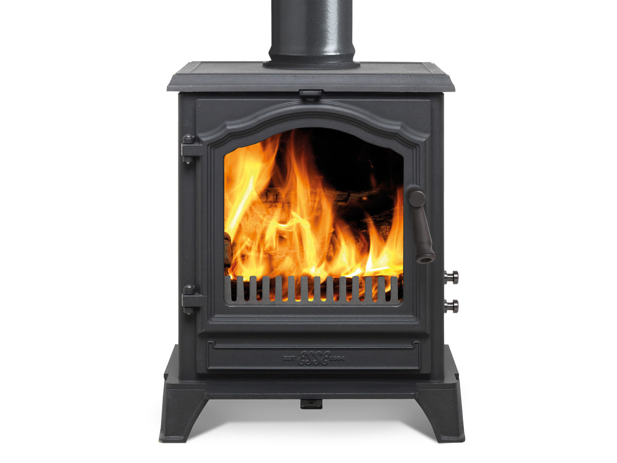 Front product view of the ESSE 500 wood-burning stove