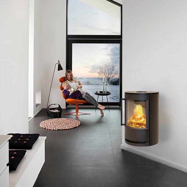 WIKING Luma 2 wood-burning stove in a room setting