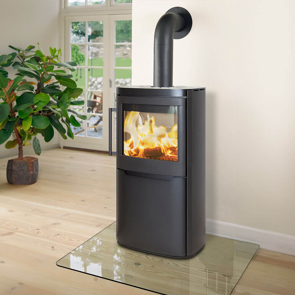 WIKING Pala 4 wood-burning stove in a room setting