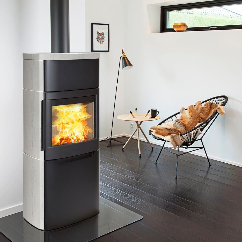 WIKING Pala 6 wood-burning stove in a room setting
